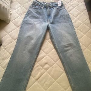 NWT Abercrombie and Fitch Jeans The 90’s Straight Ultra High Rise.